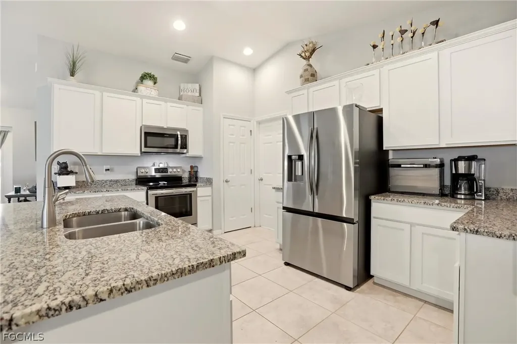 3516 SW 8th Place Cape Coral FL 33914