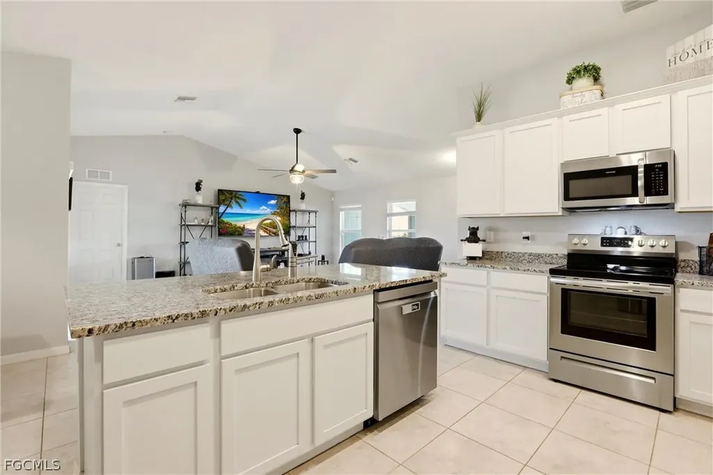 3516 SW 8th Place Cape Coral FL 33914