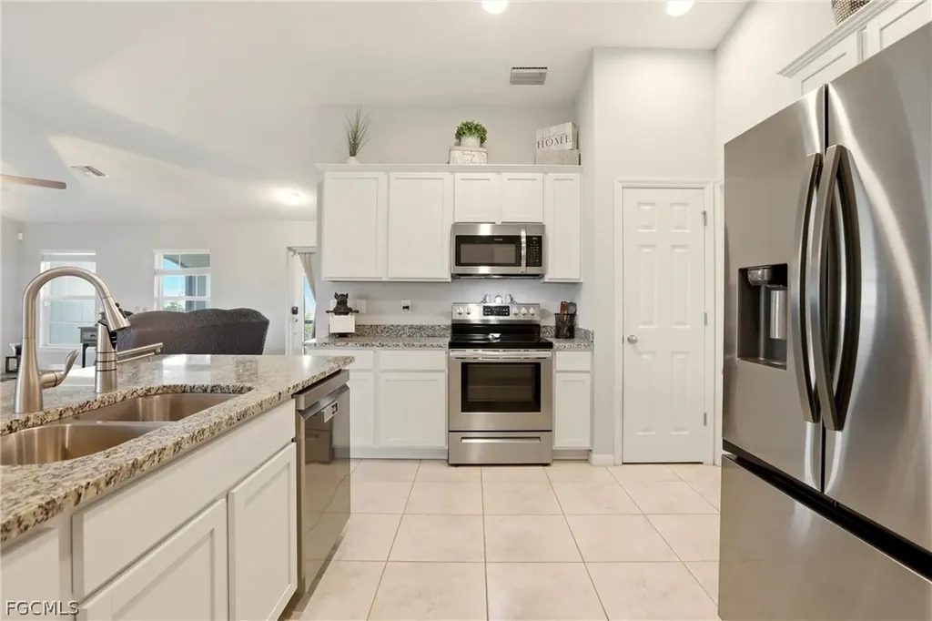 3516 SW 8th Place Cape Coral FL 33914