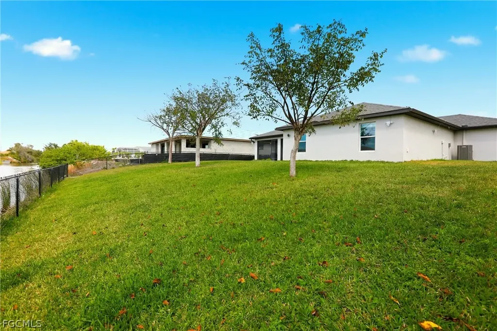 3516 SW 8th Place Cape Coral FL 33914