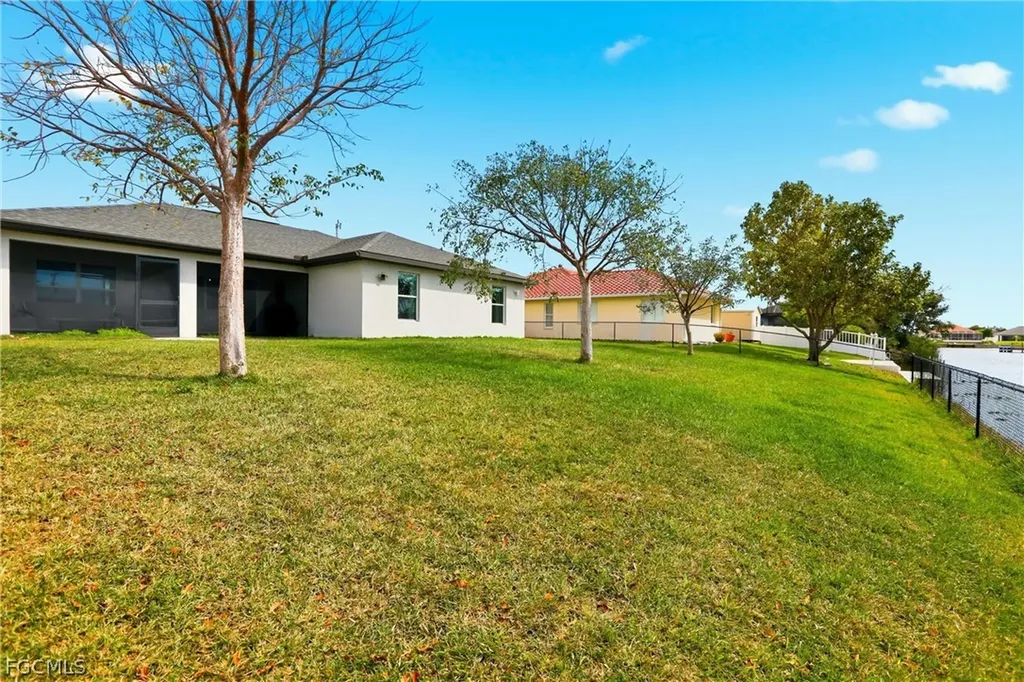 3516 SW 8th Place Cape Coral FL 33914