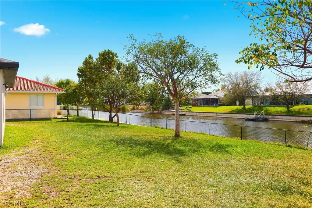 3516 SW 8th Place Cape Coral FL 33914