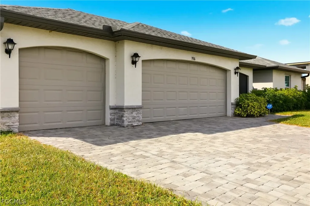 3516 SW 8th Place Cape Coral FL 33914
