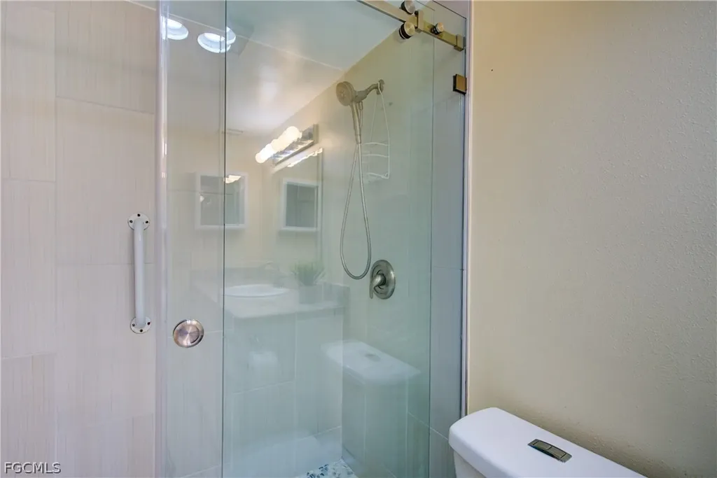 402 SE 42nd Terrace Cape Coral FL 33904