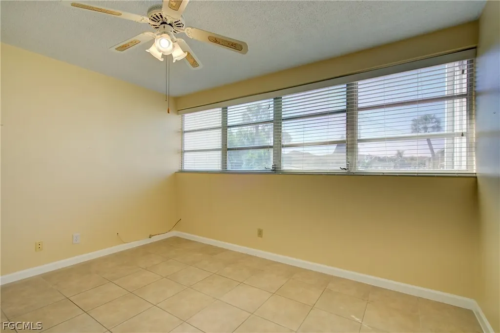 402 SE 42nd Terrace Cape Coral FL 33904