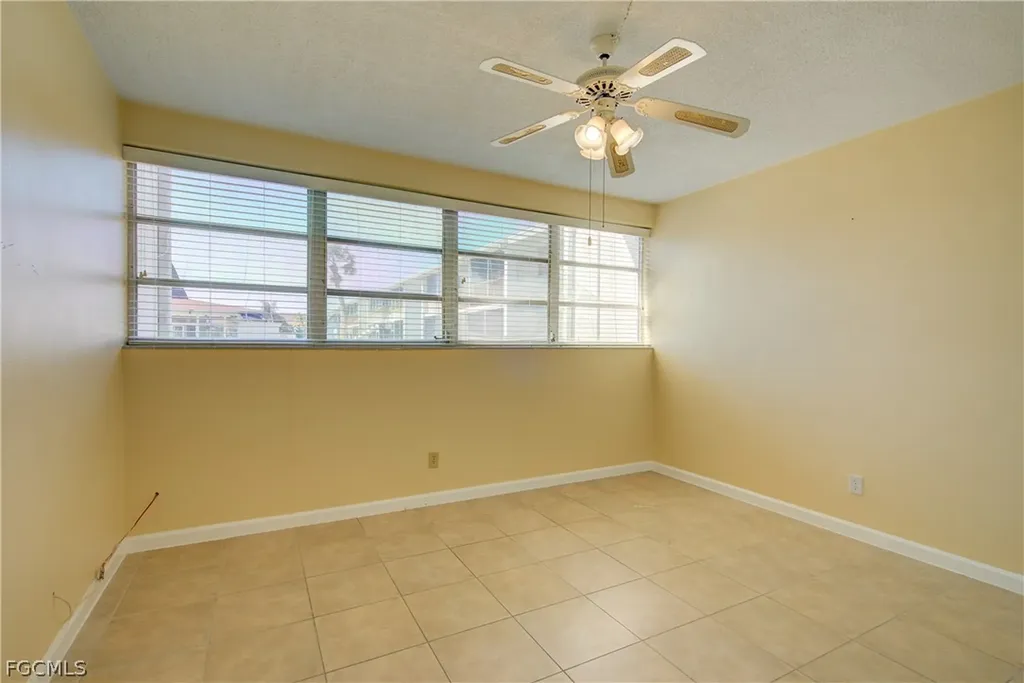402 SE 42nd Terrace Cape Coral FL 33904