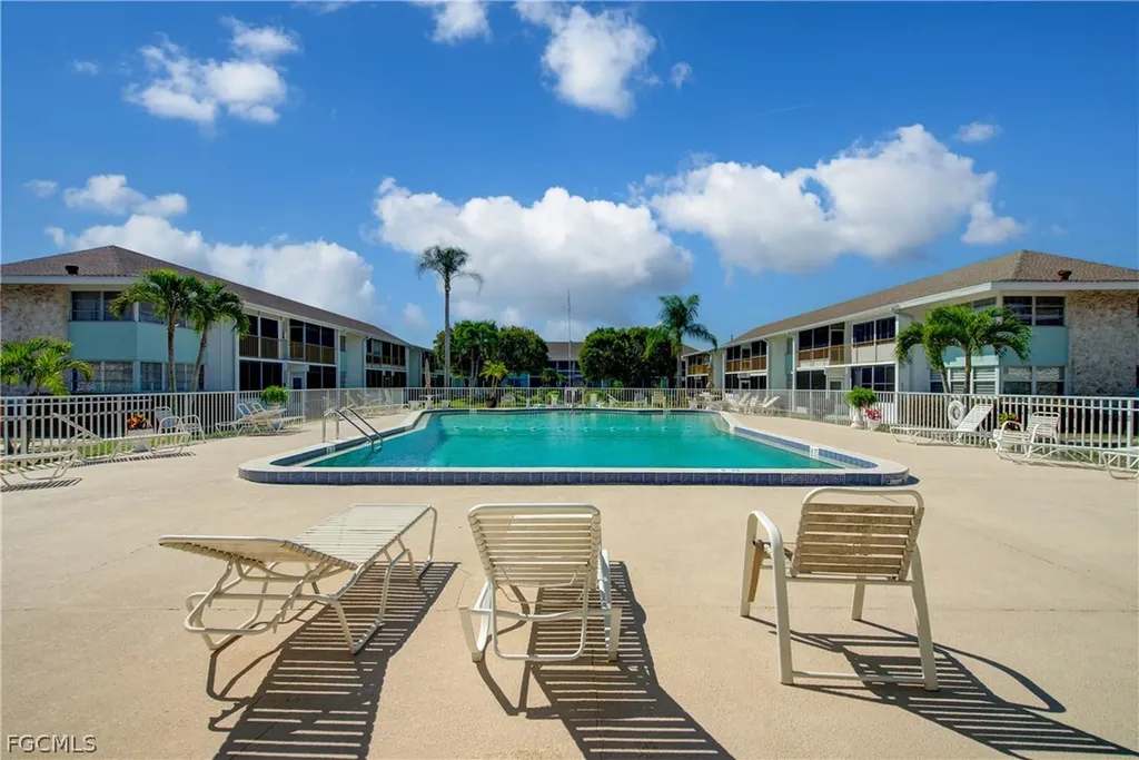 402 SE 42nd Terrace Cape Coral FL 33904