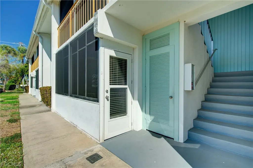 402 SE 42nd Terrace Cape Coral FL 33904
