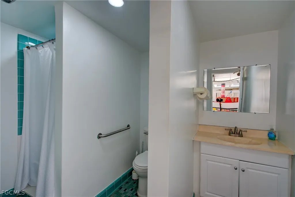 402 SE 42nd Terrace Cape Coral FL 33904