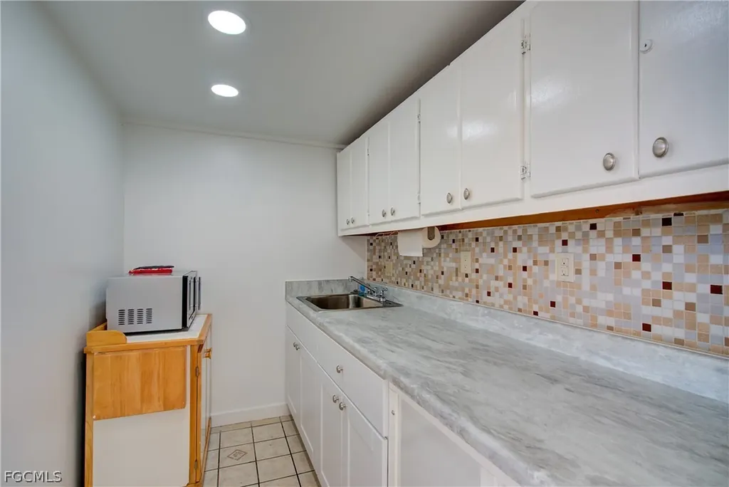 402 SE 42nd Terrace Cape Coral FL 33904