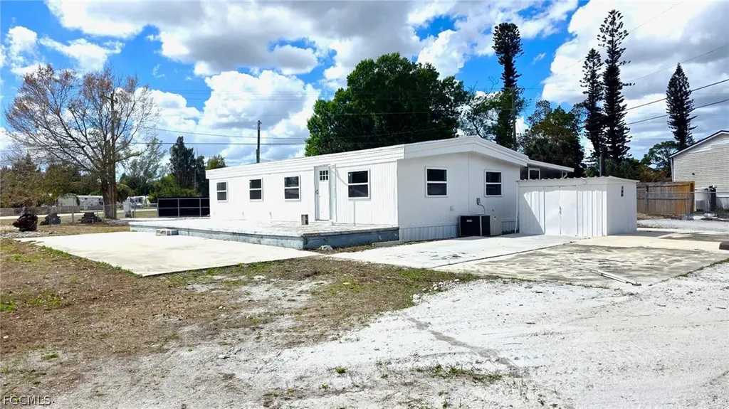 8180 Suncoast Drive North Fort Myers FL 33917