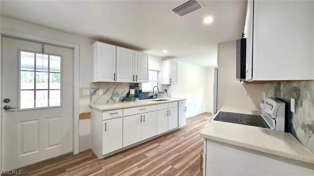 8180 Suncoast Drive North Fort Myers FL 33917