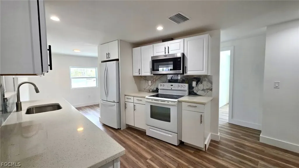 8180 Suncoast Drive North Fort Myers FL 33917