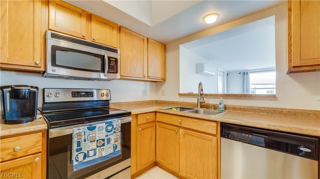 6549 Duquesne Drive Fort Myers FL 33919