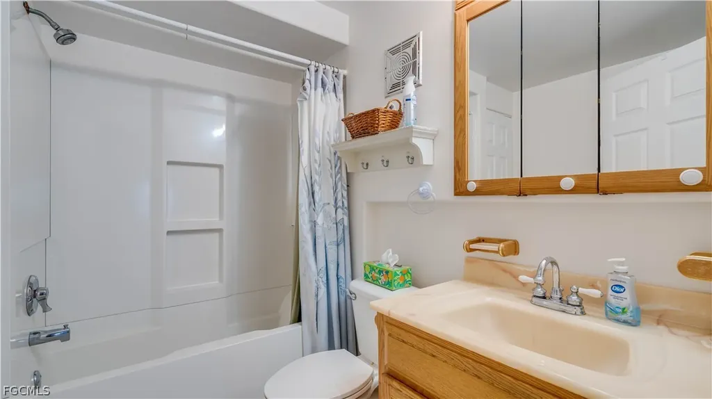 6549 Duquesne Drive Fort Myers FL 33919