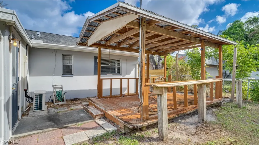 6549 Duquesne Drive Fort Myers FL 33919