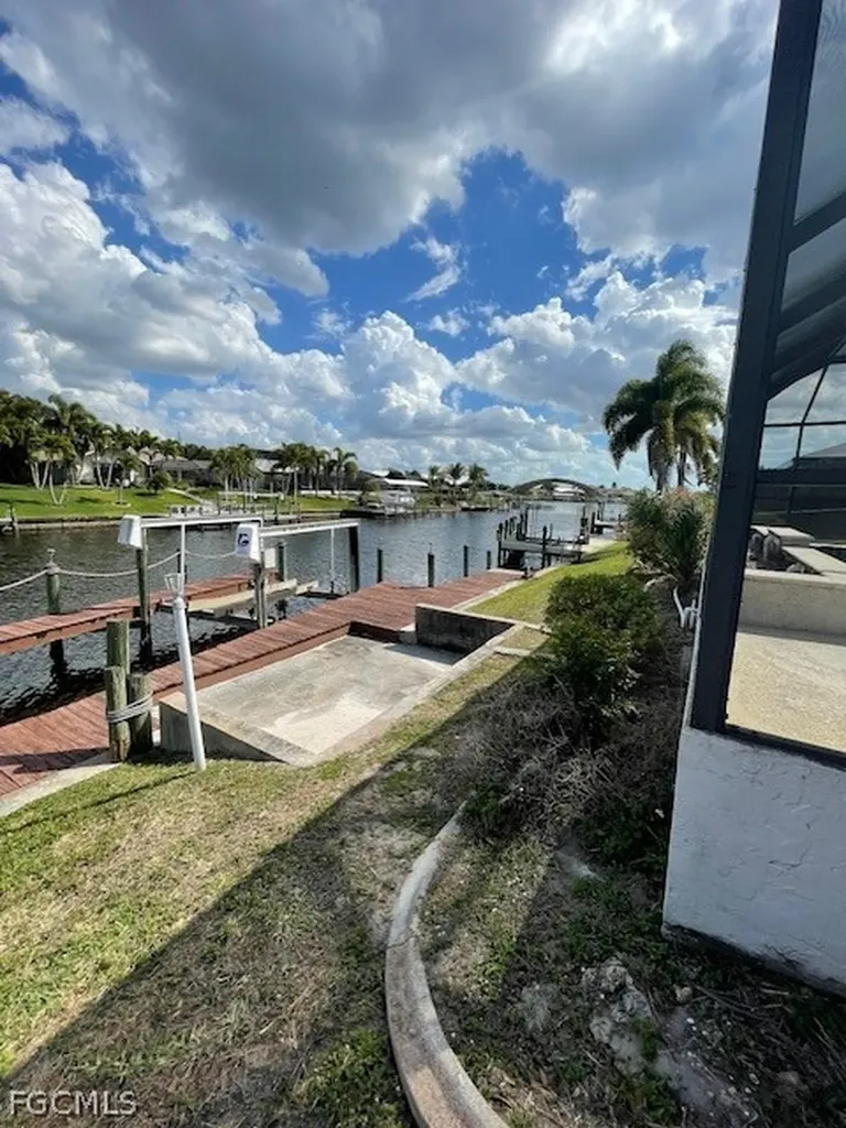 3425 SE 10th Avenue Cape Coral FL 33904