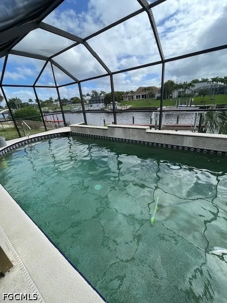 3425 SE 10th Avenue Cape Coral FL 33904