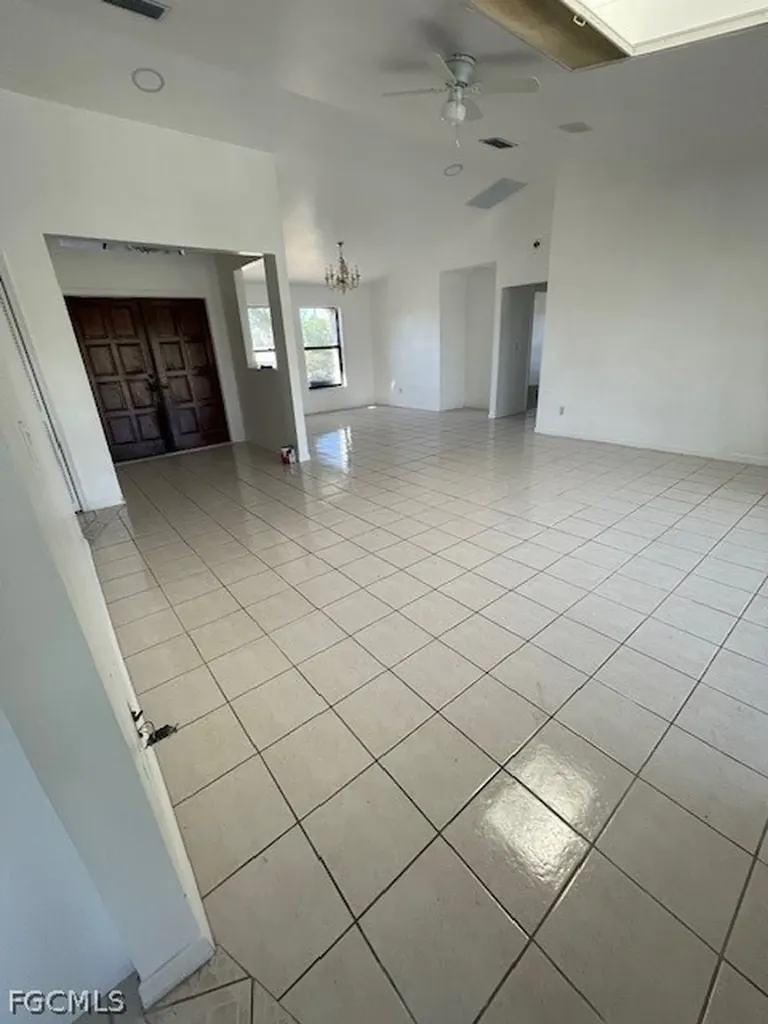 3425 SE 10th Avenue Cape Coral FL 33904