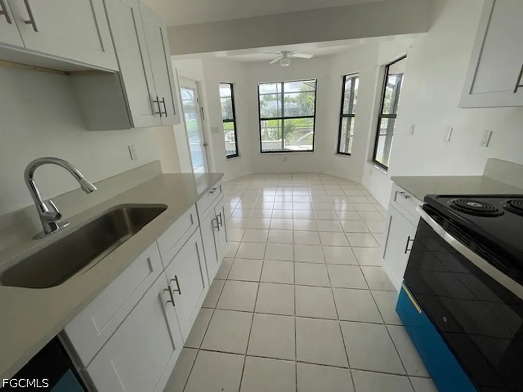 3425 SE 10th Avenue Cape Coral FL 33904
