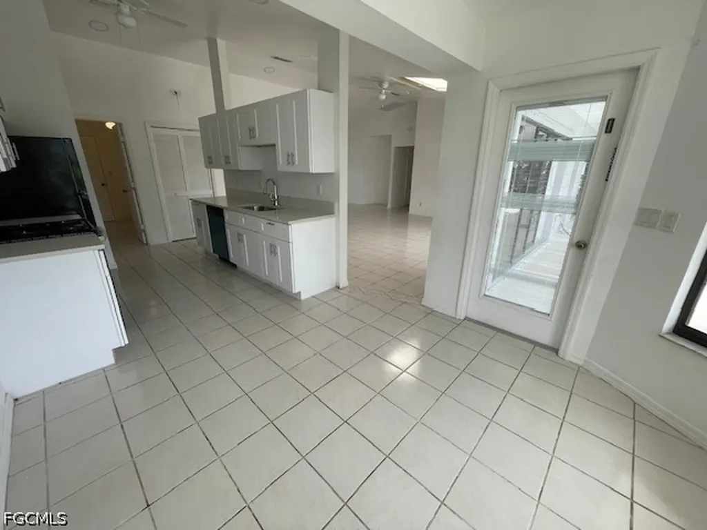 3425 SE 10th Avenue Cape Coral FL 33904