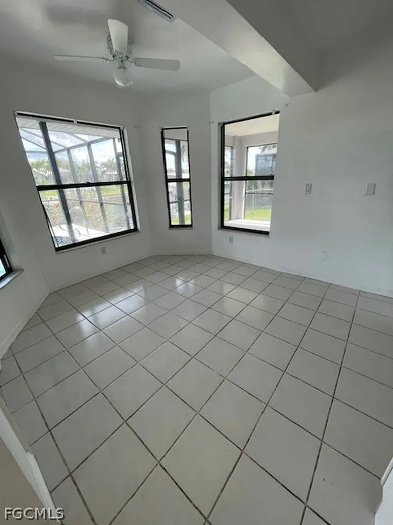 3425 SE 10th Avenue Cape Coral FL 33904