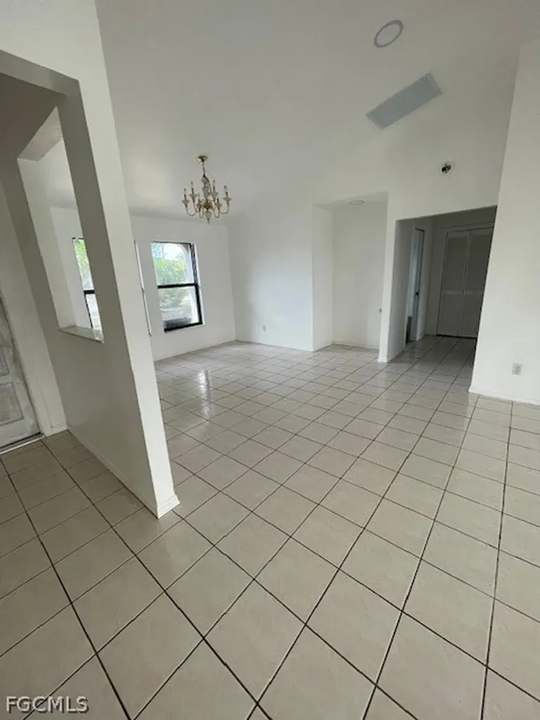 3425 SE 10th Avenue Cape Coral FL 33904