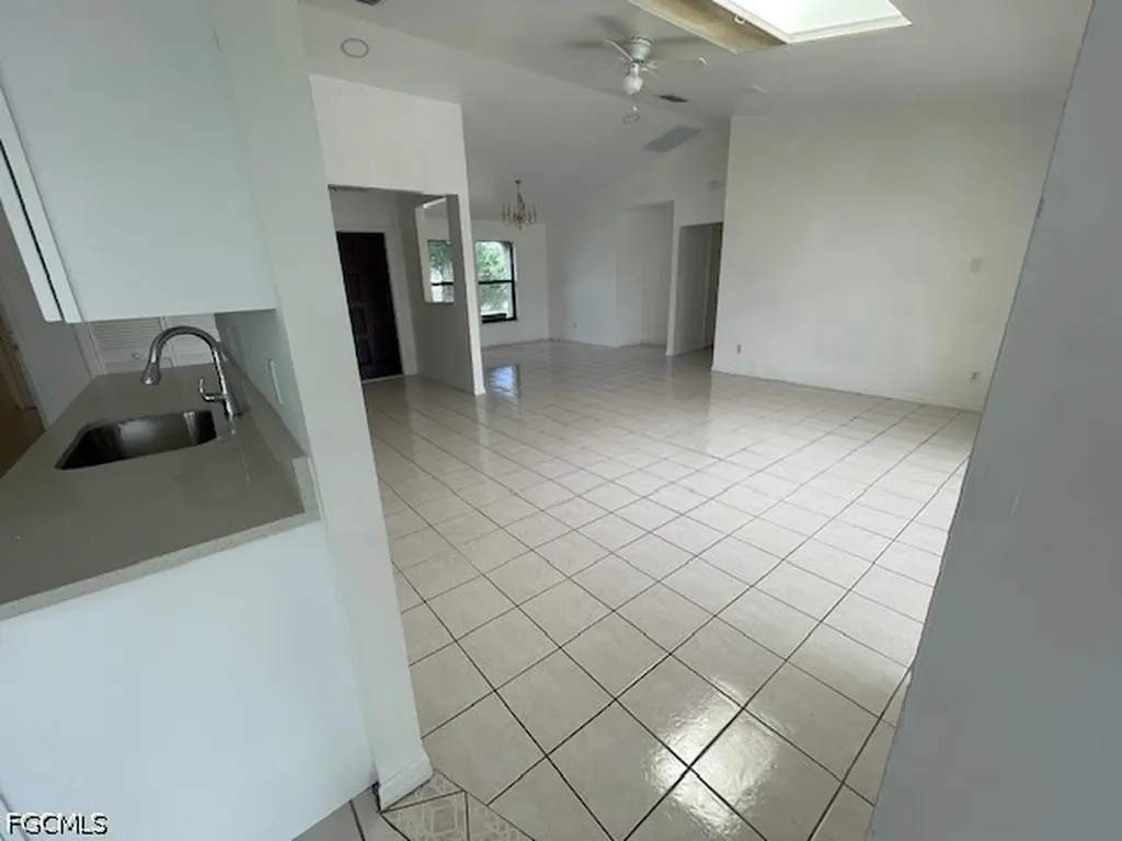 3425 SE 10th Avenue Cape Coral FL 33904