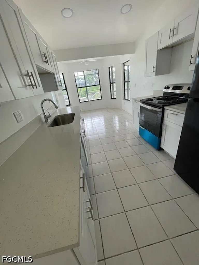 3425 SE 10th Avenue Cape Coral FL 33904