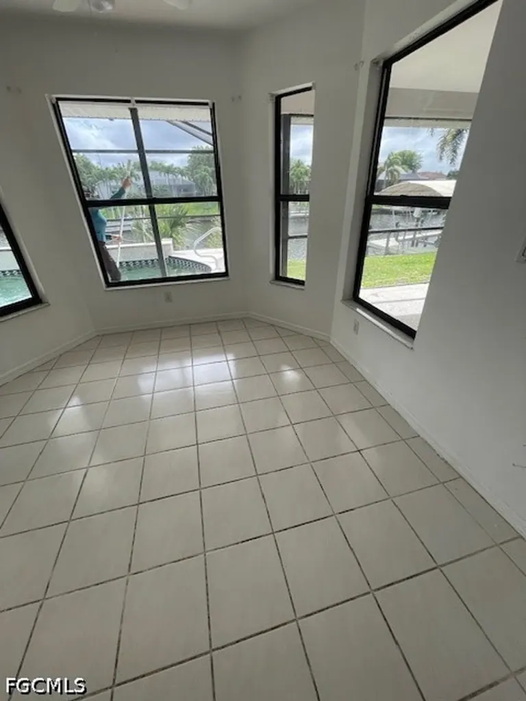 3425 SE 10th Avenue Cape Coral FL 33904