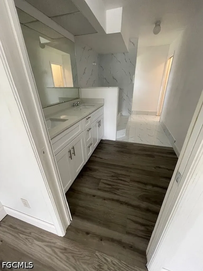 3425 SE 10th Avenue Cape Coral FL 33904