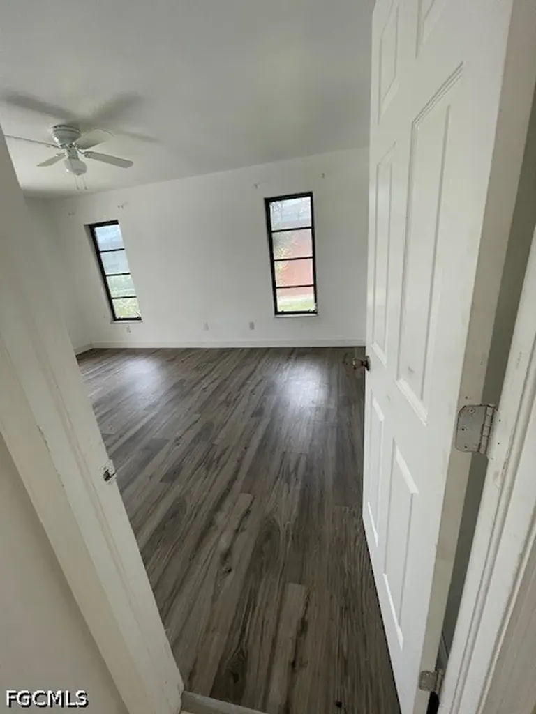 3425 SE 10th Avenue Cape Coral FL 33904
