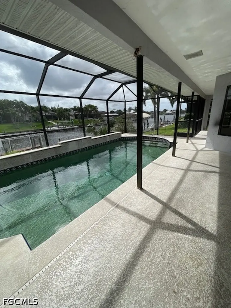 3425 SE 10th Avenue Cape Coral FL 33904