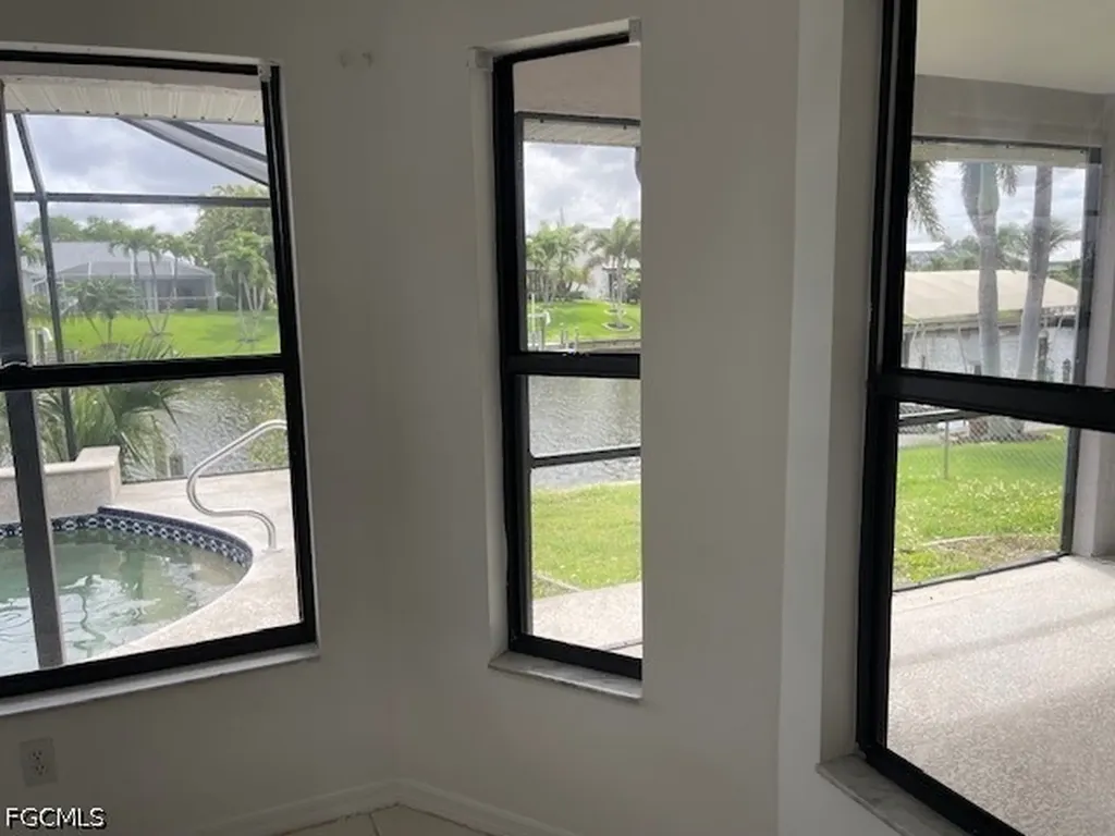 3425 SE 10th Avenue Cape Coral FL 33904