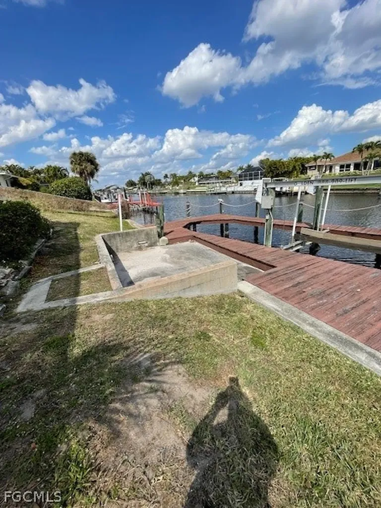 3425 SE 10th Avenue Cape Coral FL 33904