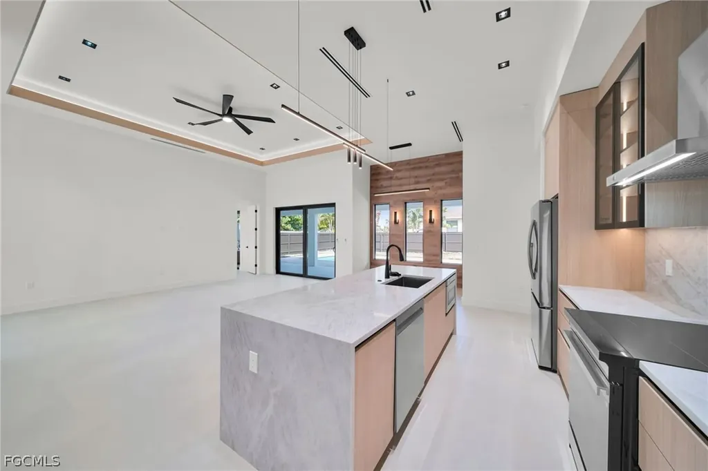 1317 SW 5th Place Cape Coral FL 33991