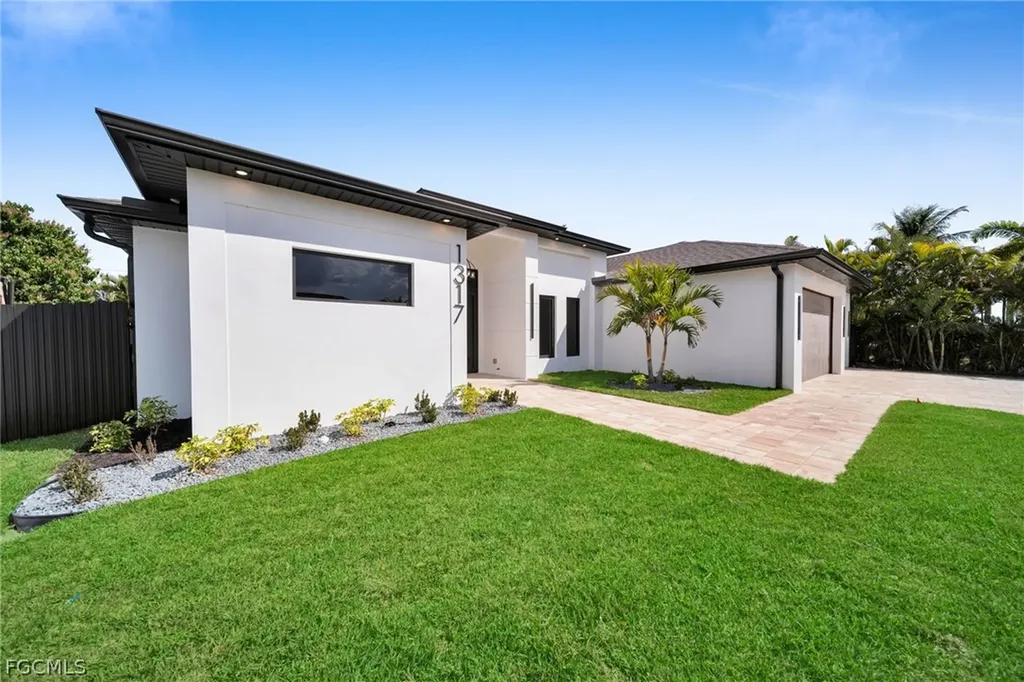 1317 SW 5th Place Cape Coral FL 33991