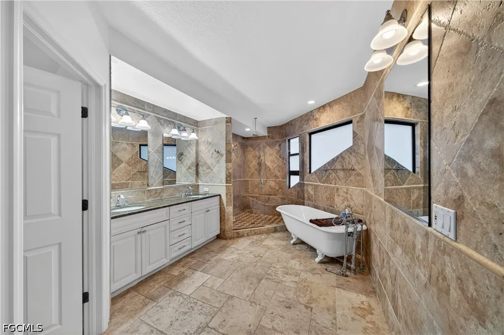 1513 SW 58th Street Cape Coral FL 33914