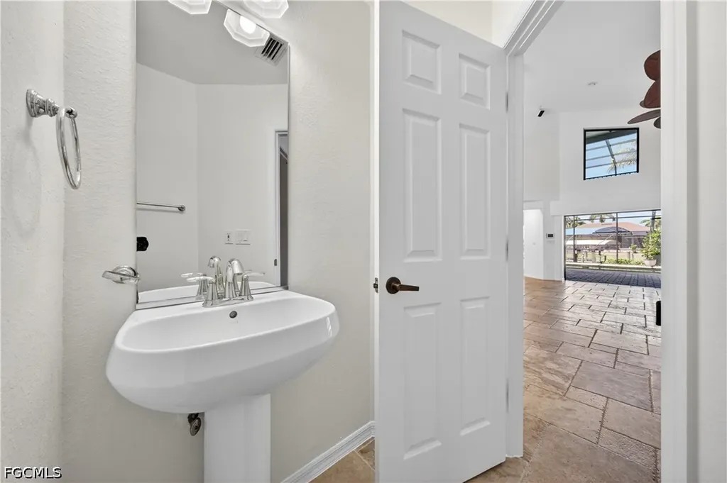 1513 SW 58th Street Cape Coral FL 33914