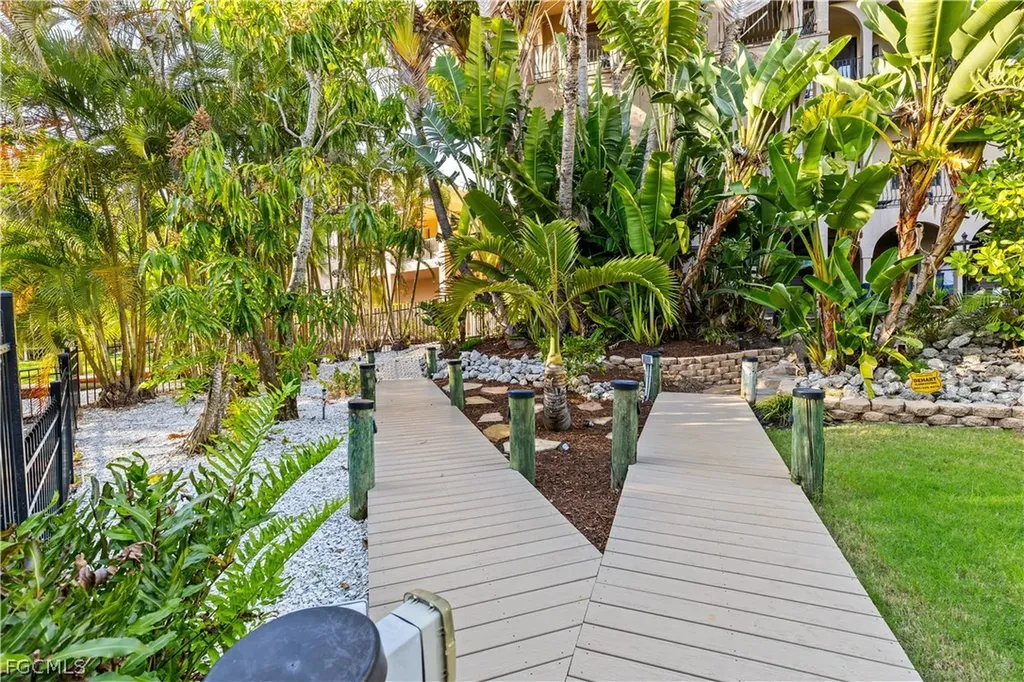 1504 Bowlees Cove Bradenton FL 34207