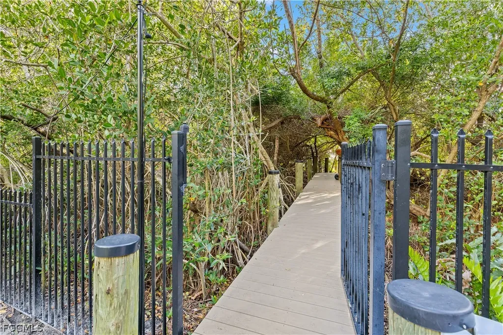 1504 Bowlees Cove Bradenton FL 34207