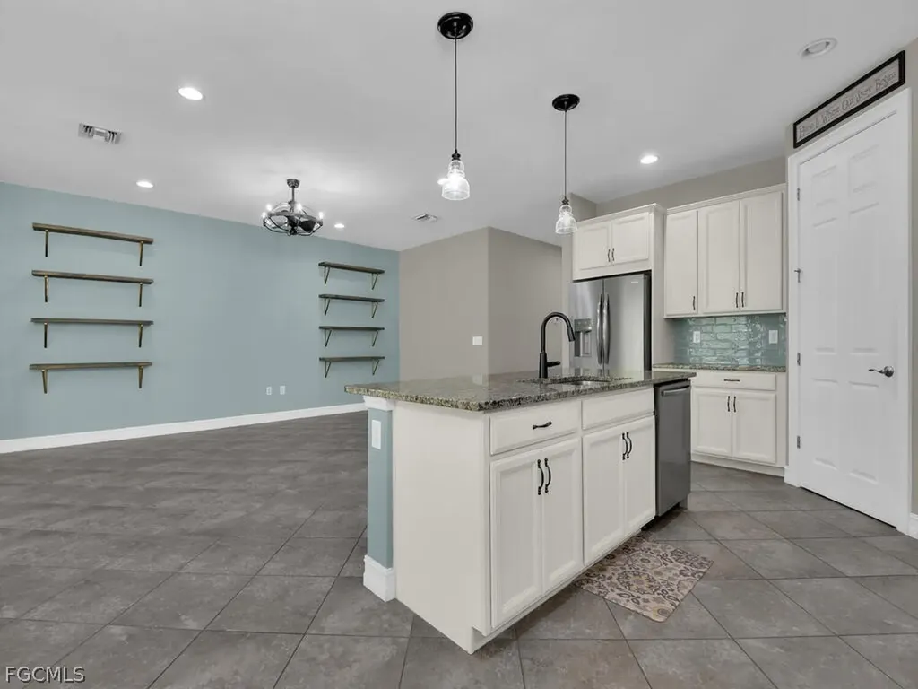4211 Dutchess Park Road Fort Myers FL 33916