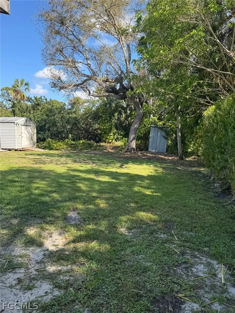 698 Muscogee Drive North Fort Myers FL 33903