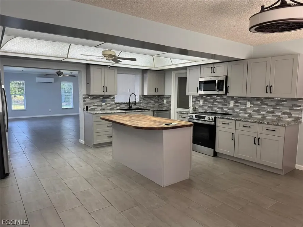 698 Muscogee Drive North Fort Myers FL 33903