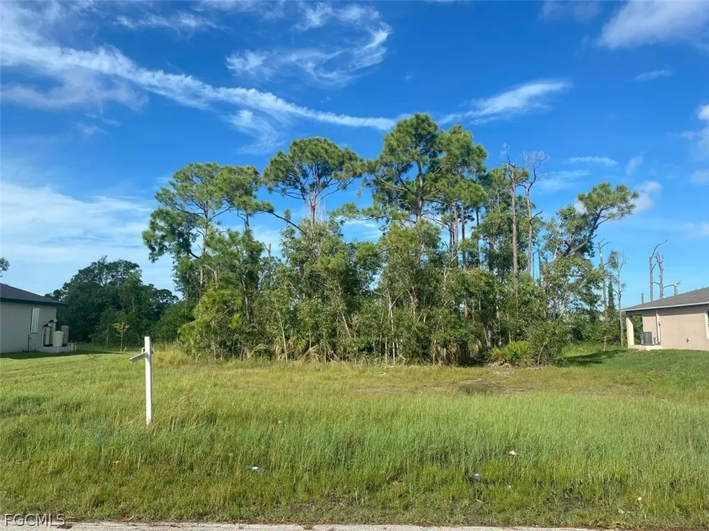 4744 NW 39th Place Cape Coral FL 33993