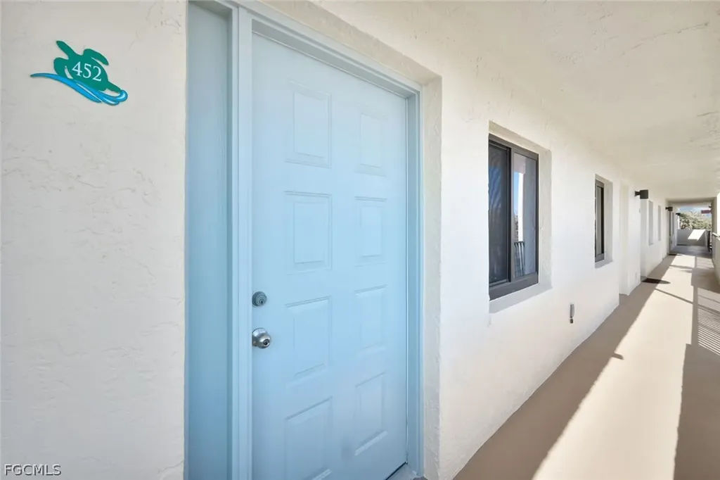 979 E Gulf Drive Sanibel FL 33957