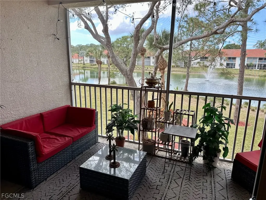 675 Luisa Lane Naples FL 34104