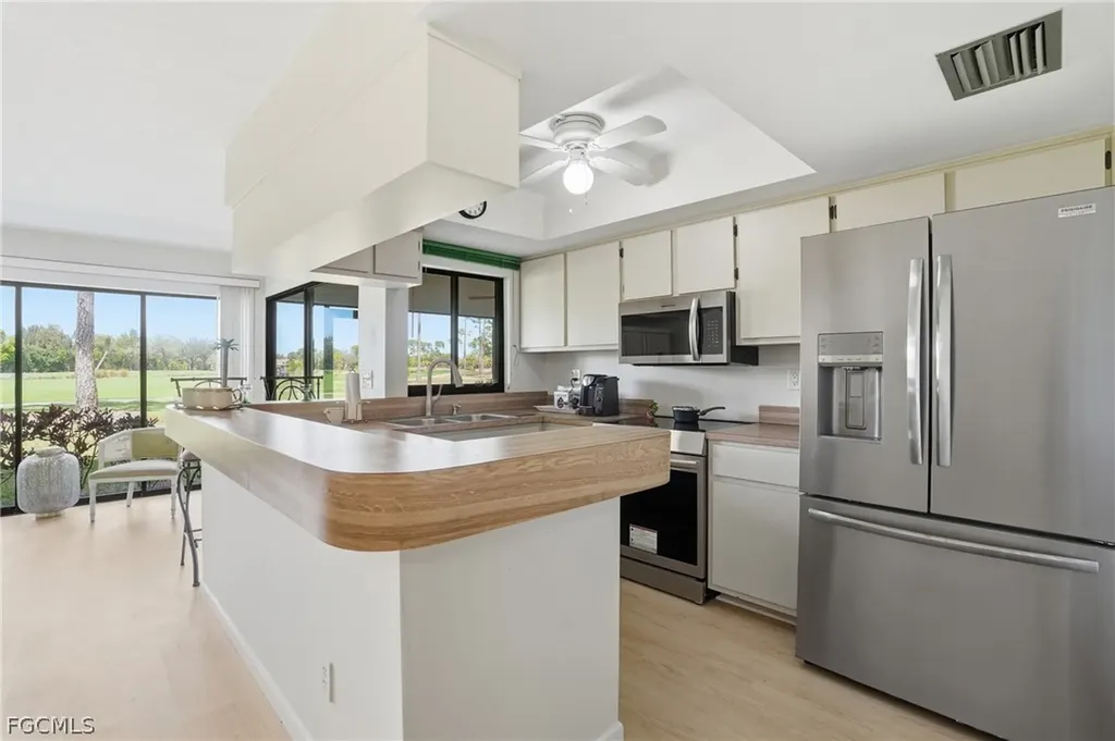 5585 Trailwinds Drive Fort Myers FL 33907