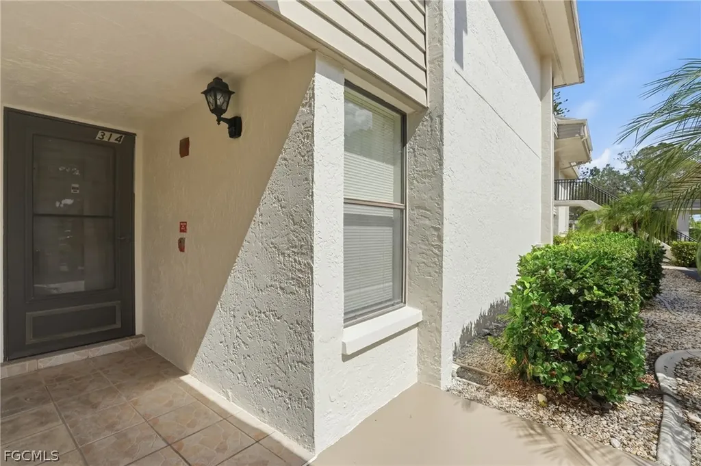 5585 Trailwinds Drive Fort Myers FL 33907
