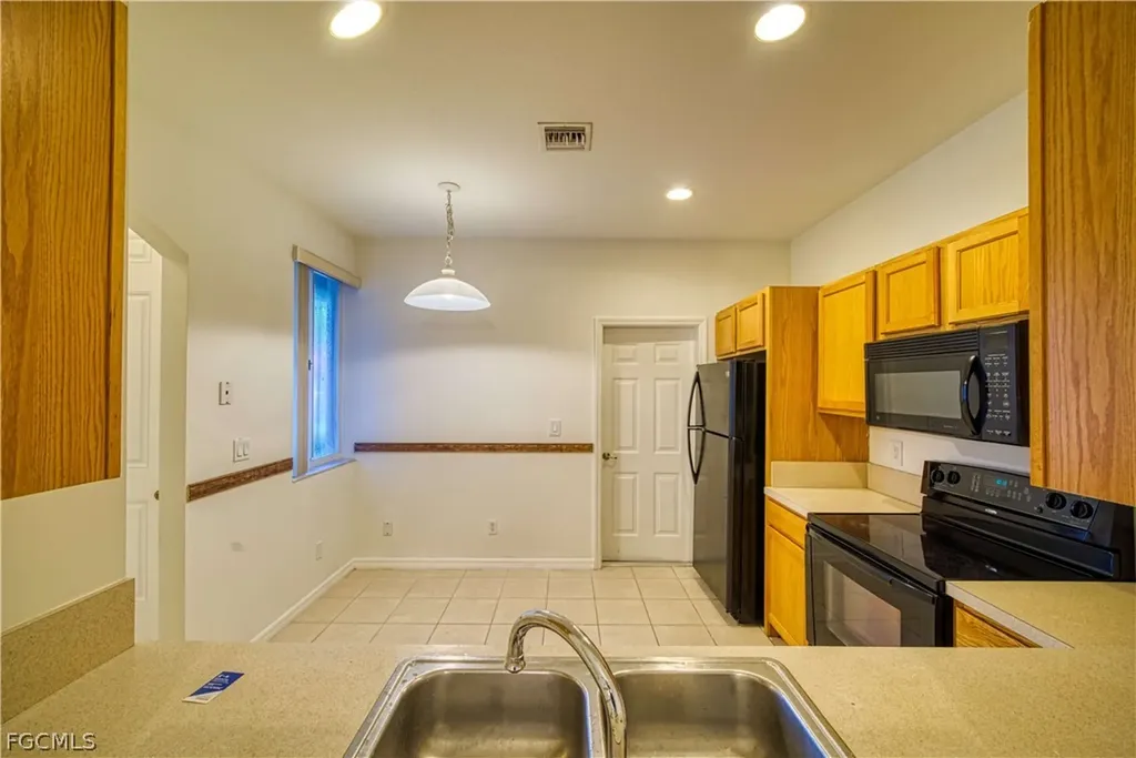 10027 Salina Street Fort Myers FL 33905